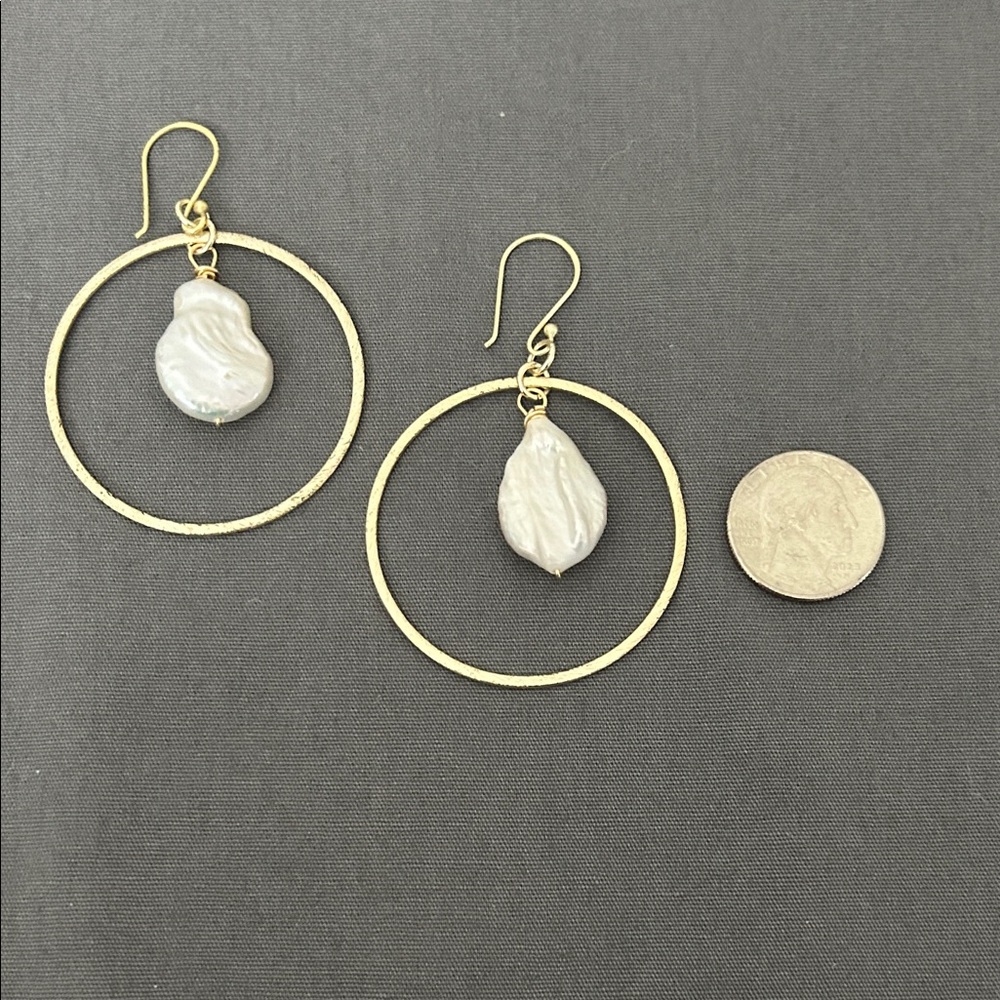 Gold Hoop Earrings with Pearl Drops - Picture 7 of 8